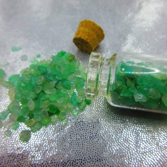 Green Aventurine Gemstone Chips In A Bottle Embellishments Natural Semi Precious - Picture 2 of 3